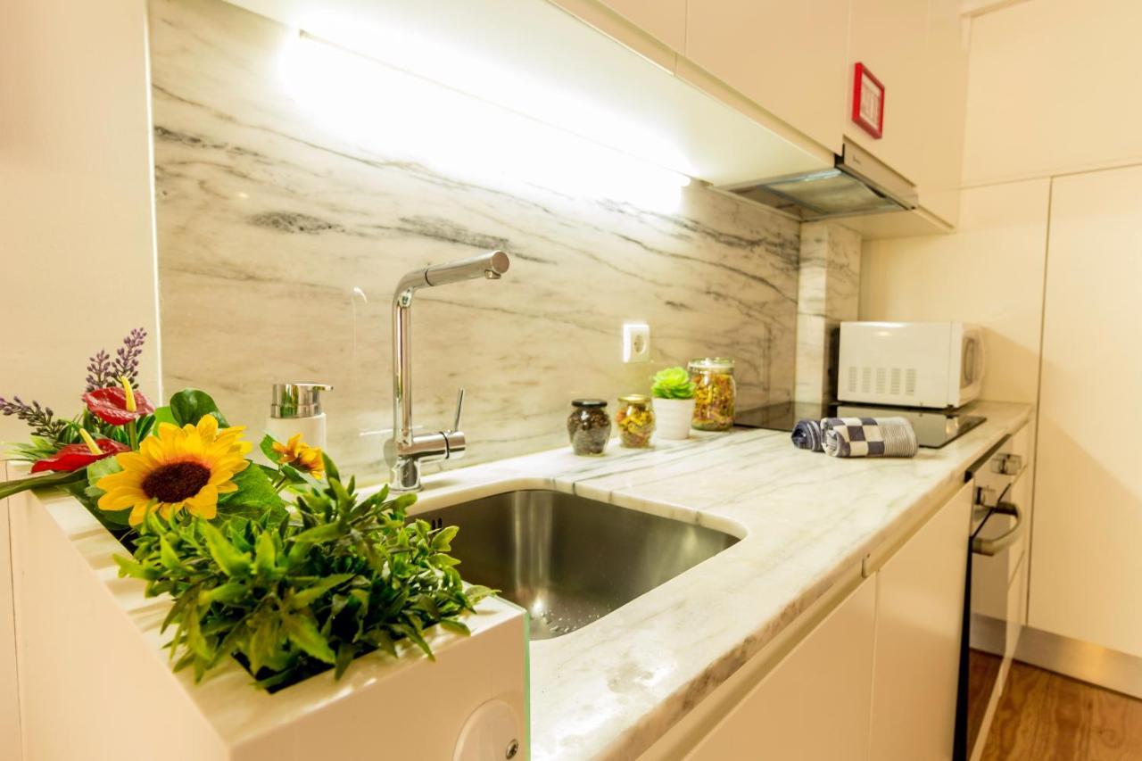 Guest H4U - Bonjardim Terrasse Center Apartment Porto Bagian luar foto